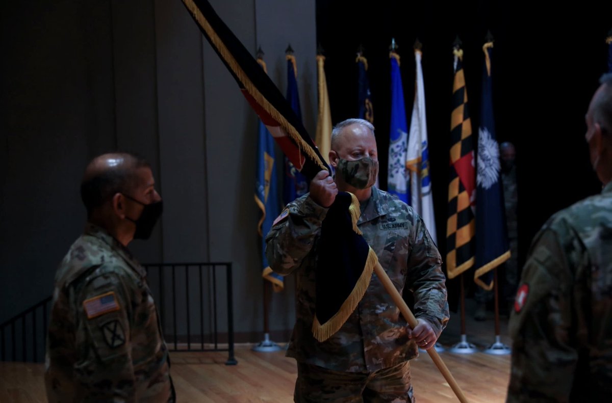 ReserveOrg's tweet photo. Ohio native assumes responsibility of @USArmyReserve training command.

Learn more: https://t.co/sF48uWKnQd

#ReserveLife
#ReserveStrength
#ChangeOfResponsibility
#USArmyReserve https://t.co/dlbUW0IiuO