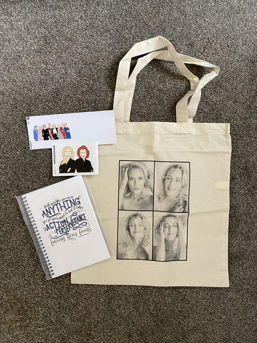 piecesofscully's tweet image. ✨Gillian Anderson GIVEAWAY✨

😘 RT for entry
😘 Must be following me
😘 I’ll ship anywhere
😘 Winner announced Friday, April 1st 
😘 All items from Redbubble artists
