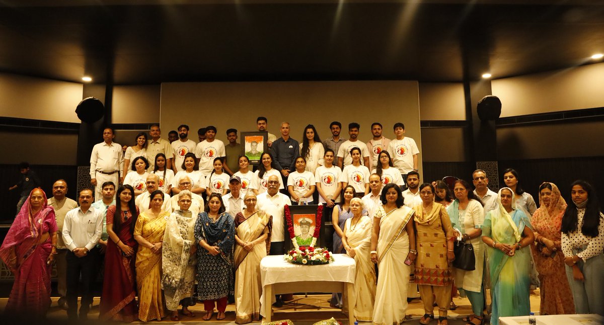 37VManhas's tweet photo. Thank you everyone for coming and paying homage to
LIEUTENANT KIRAN SHEKHAWAT 
and other immortals.
#VeerYatra continues...
#KnowYourHeroes 
@soumimajumdar @Sher_Shah_7July @JuliSha66792654 @hutansh @SanjeevAbrol05 @SVeebha @Ar_DEEPANSHI @ye_dilmangemore @ShyamalSouvik https://t.co/RVXFPQkmrt