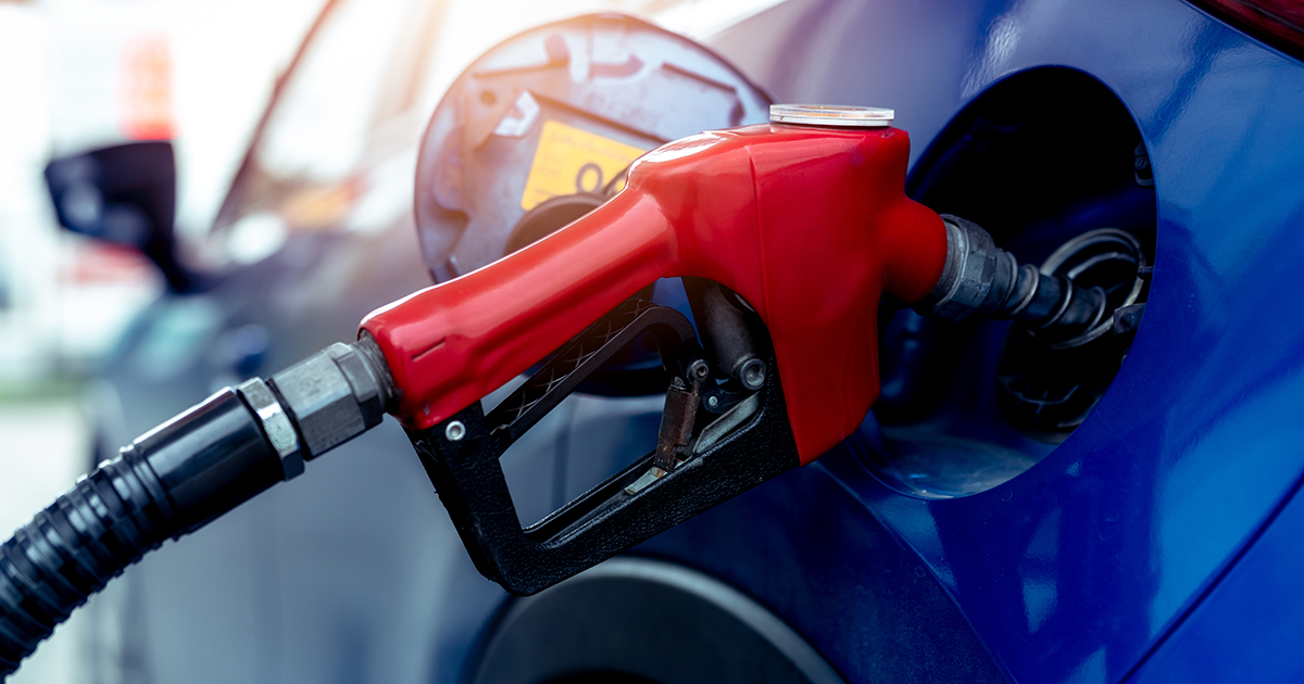 Everyone’s worried about gas prices now, but if you’re in the market for a midsize SUV, we can tell you which ones are the most efficient to help you save money! Learn more: #CarBuying #CARFAX bit.ly/cfx_midsizeSUV…