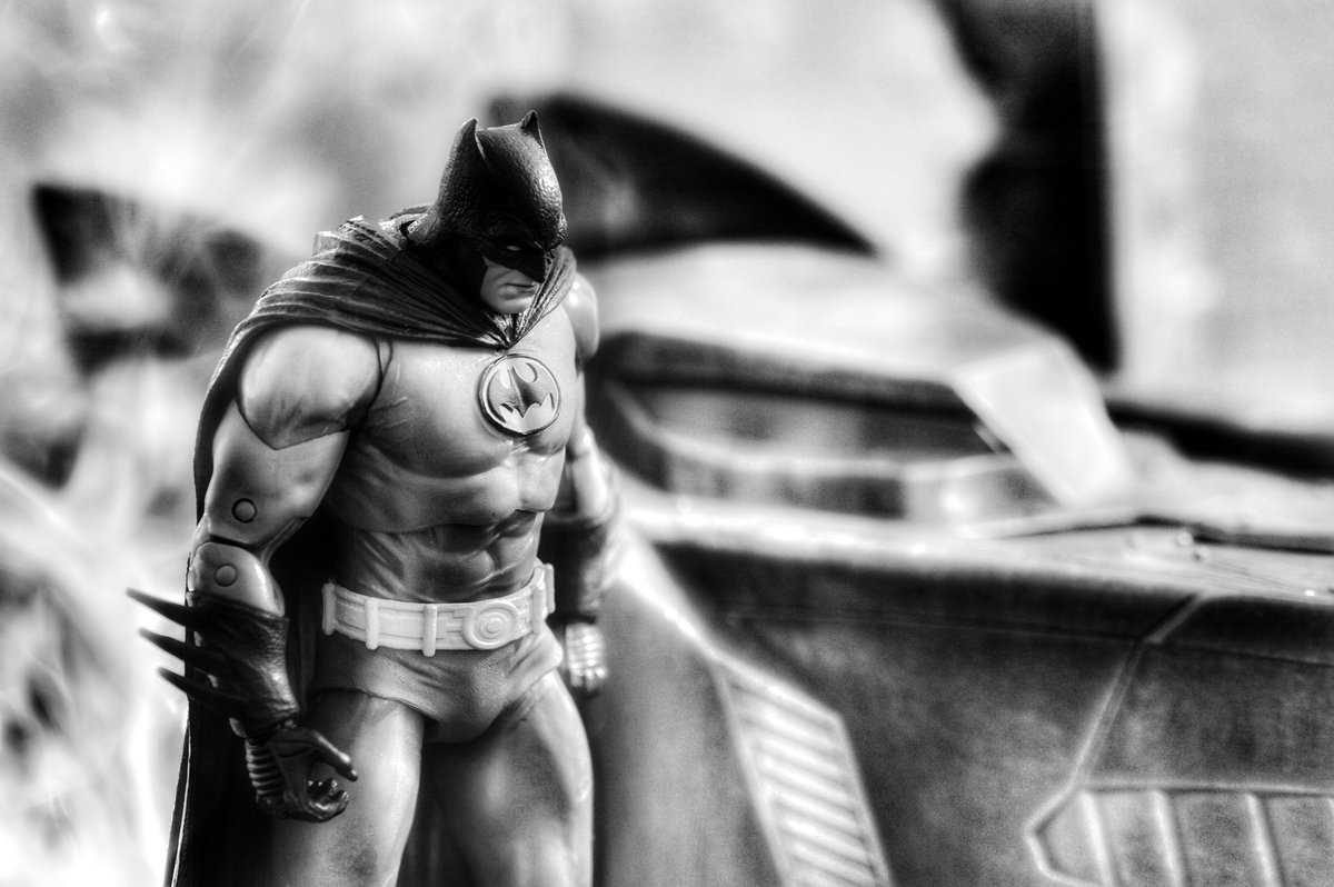 BadBoys_BadToys's tweet photo. "I bet your parents taught you that you mean something, that you're here for a reason. My parents taught me a different lesson, dying in the gutter for no reason at all... They taught me the world only makes sense if you force it to."
-Batman
https://t.co/cBN9MnxcRh https://t.co/TyajnmYYBB
