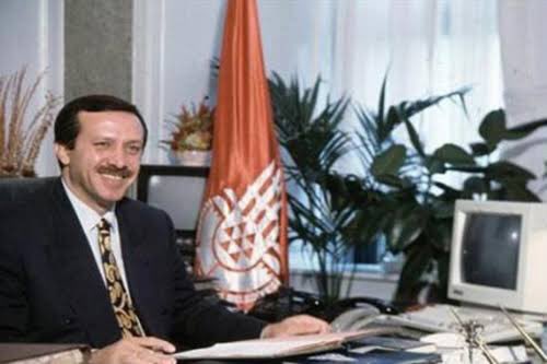 abidincaglayan_'s tweet photo. 27 Mart 1994

Milleti için gönülden dertlenerek yapılan “gönül belediyeciliği” nin,  Cumhurbaşkanımız sn @RTErdogan tarafından başlatıldığı tarihtir. 

“Gönül Belediyeciliği” ise, Türk siyasi tarihinin dönüm noktalarından birisi olmuştur. https://t.co/AMYW0hTrFG