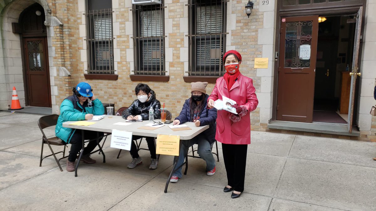 ChinatownNYC's tweet photo. Free take home Covid test kits available at @transfigurationschoolnyc (29 Mott St) while supplies last. #chinatown #chinatownnyc #covidtest #covidtestkit https://t.co/NCl6qMFgct