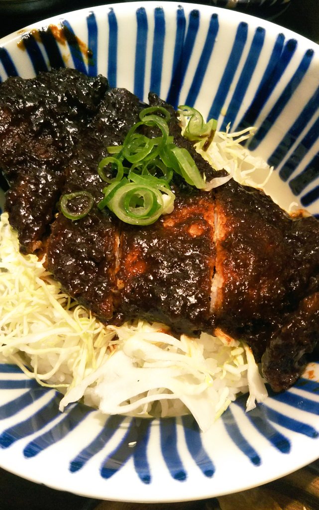 isuzu_ramen's tweet photo. 【夕食】味噌カツ丼
#糖質制限
#減量
#ダイエット
#day945 https://t.co/5TM2OATGpf