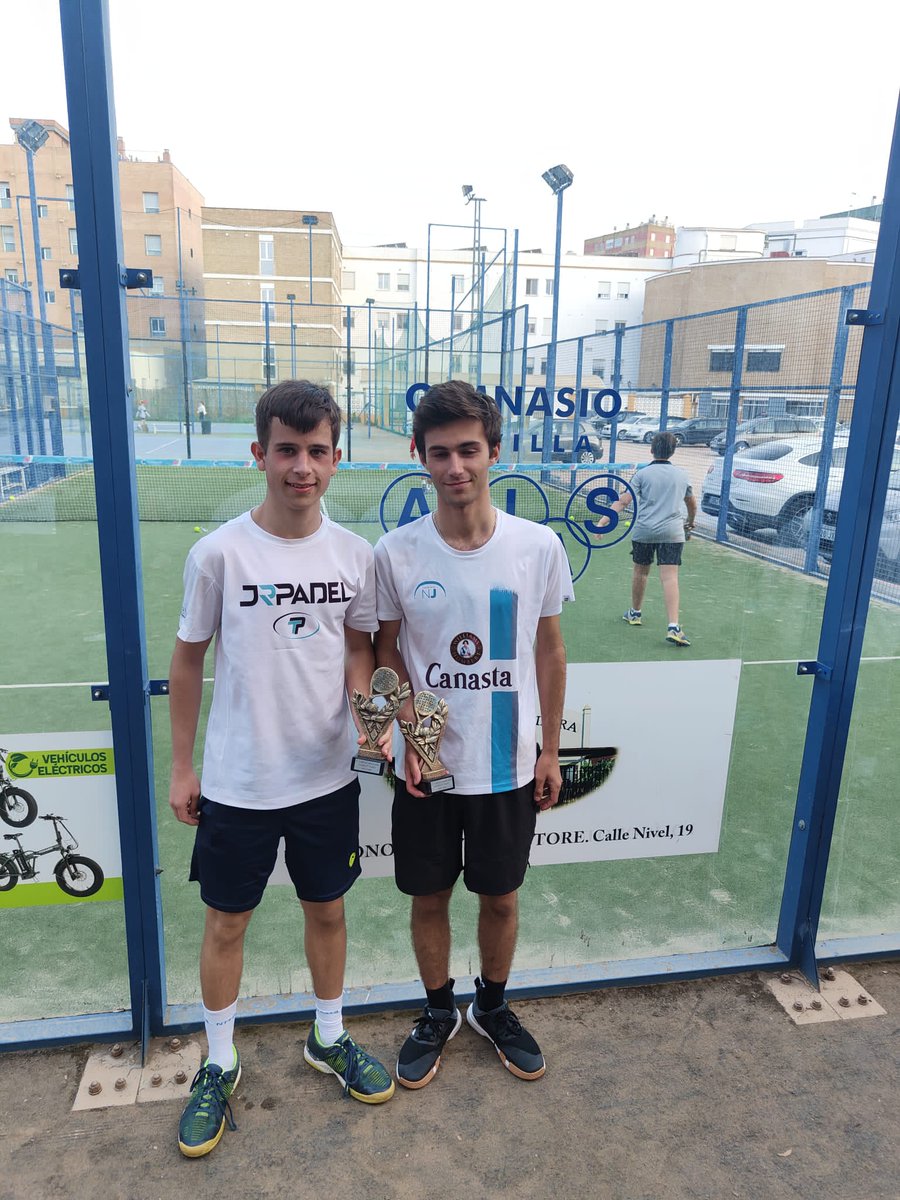 Concluyó el IV Torneo deportivo Solidario del <a href="/mayordonbosco/">CMU SAN JUAN BOSCO</a> a beneficio de la #pazenucrania 🌿con un gran éxito de participantes; 
Enhorabuena a los ganadores 🏆🏆🏆 y gracias a todos los que colaborasteis 👏👏👏 <a href="/AtlasGimnasio/">Atlas Gimnasio</a> 
<a href="/SalesianosSMX/">Salesianos SMX - #UnSueñoParaTi</a> <a href="/ccmmue/">Consejo de Colegios Mayores Universitarios</a> <a href="/unisevilla/">Universidad de Sevilla</a>