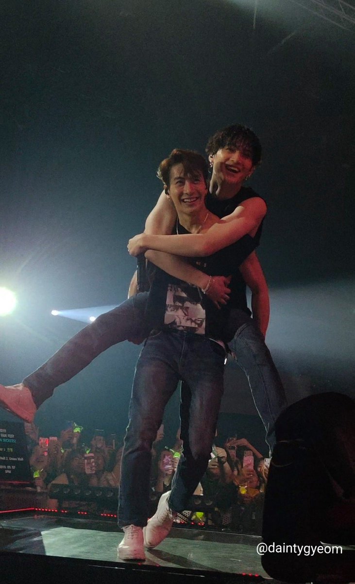 hourlyjackbum's tweet photo. To our precious sseun , Happy birthday Wishing all the best for you this year especially a good health. I miss You so much, I miss my Jackbum so much. I know that you are always be jaebum's princess sseun-a. 생일촉아해 쓴아 #JacksonWangDay #JacksonWangDay https://t.co/0Er0k23WaE