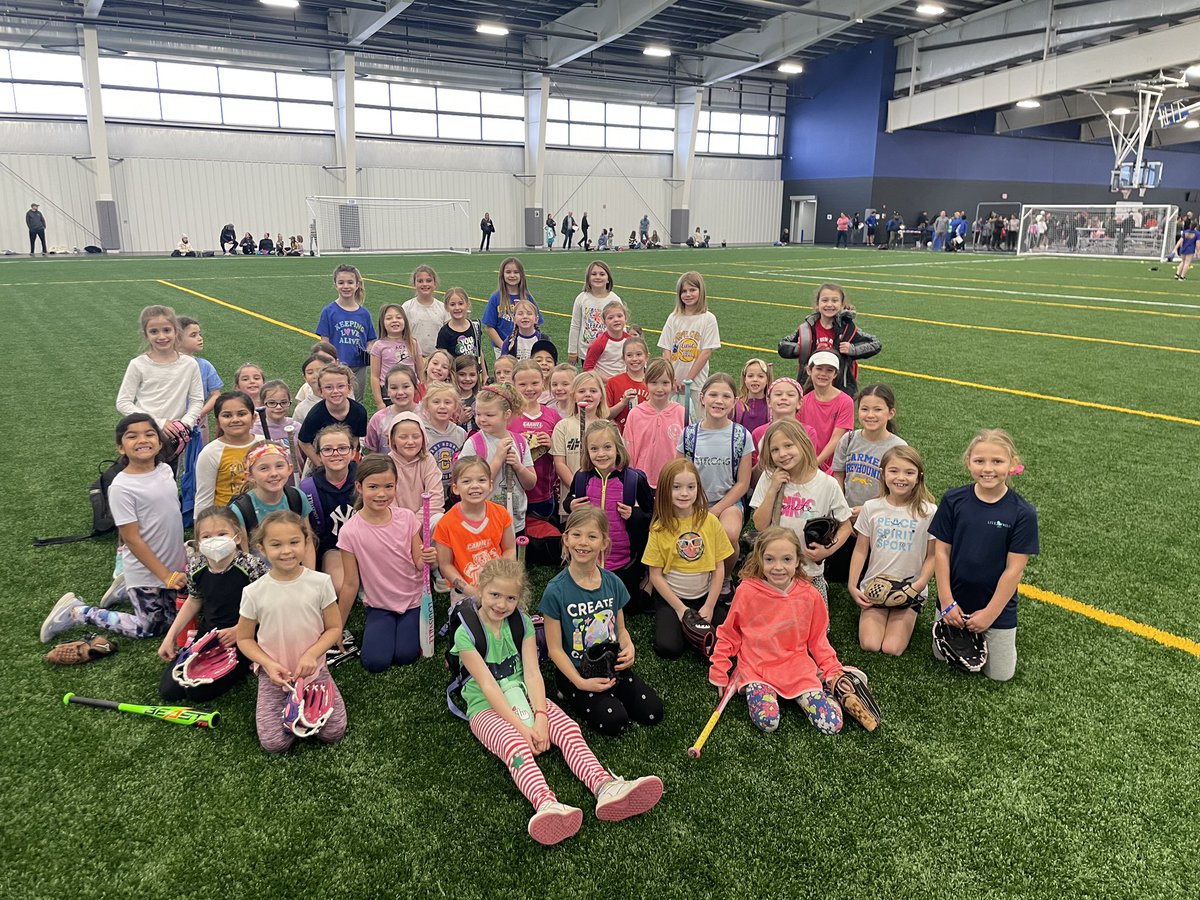 HoundsSB's tweet photo. Thanks to all of the @CarmelDadsClub players and coaches who came out to our season kick-off camp yesterday! We enjoyed working with the you and hope to see you in the stands at Cherry Tree this year. #Hounds 🥎 https://t.co/ptuM9C1CS3