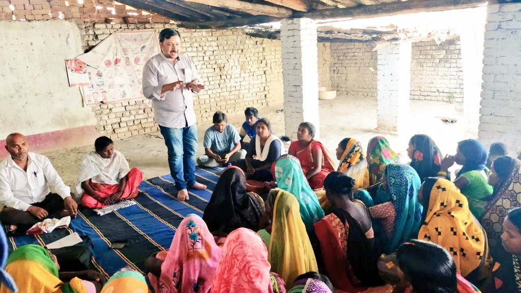 saurabhiirm's tweet photo. @ActionAidIndia organized meeting of #women leaders in #Fatehpur block of #Gaya. Women narrated their struggle during #COVID19. Presently they are demanding work under #MGNREGA &amp; supporting others to access government's social security schemes. @sndeep @dipalisharma02 https://t.co/68Ix9SjFpY