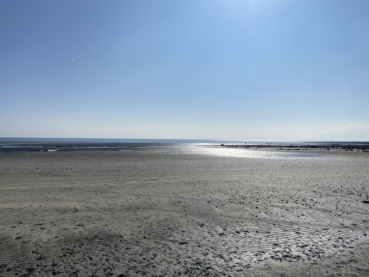 nigelmillen's tweet photo. Not a cloud in the sky today at #Minerstown @WeatherCee @ScenesOfUlster @Mournelive @bbcniweather https://t.co/NOUWqJDlg9