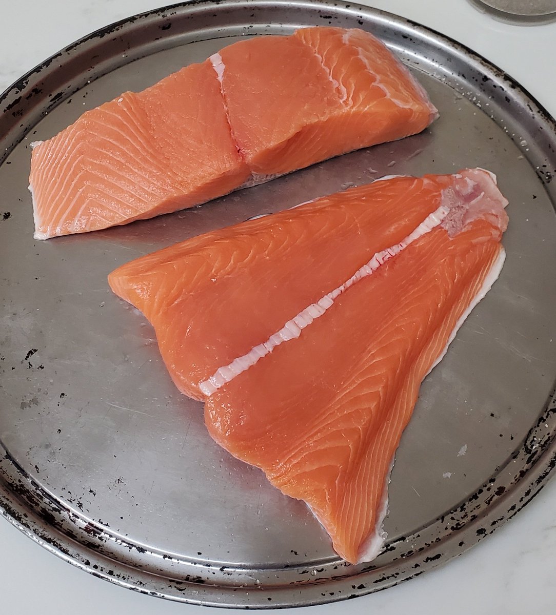 bobthebuilder4u's tweet photo. Fresh Salmon about to go in the piping hot #12 cast iron. Thank You Kevin for the #SpringChinook https://t.co/YF5McMrBNr