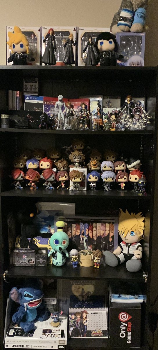 OokamiCodex's tweet photo. Happy 20th anniversary Kingdom Hearts!!! 

This is my collection of KH that I have and some other things because I don’t want to take too many pics >.< https://t.co/VEWs7oiu2w