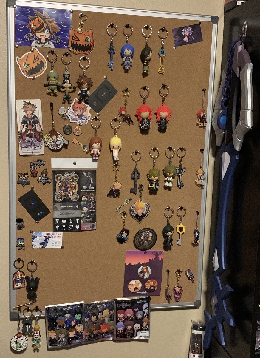 OokamiCodex's tweet photo. Happy 20th anniversary Kingdom Hearts!!! 

This is my collection of KH that I have and some other things because I don’t want to take too many pics >.< https://t.co/VEWs7oiu2w