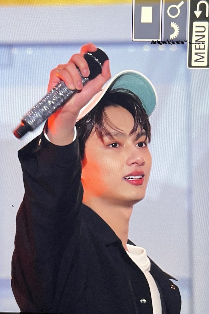 Being with junhui tweet media