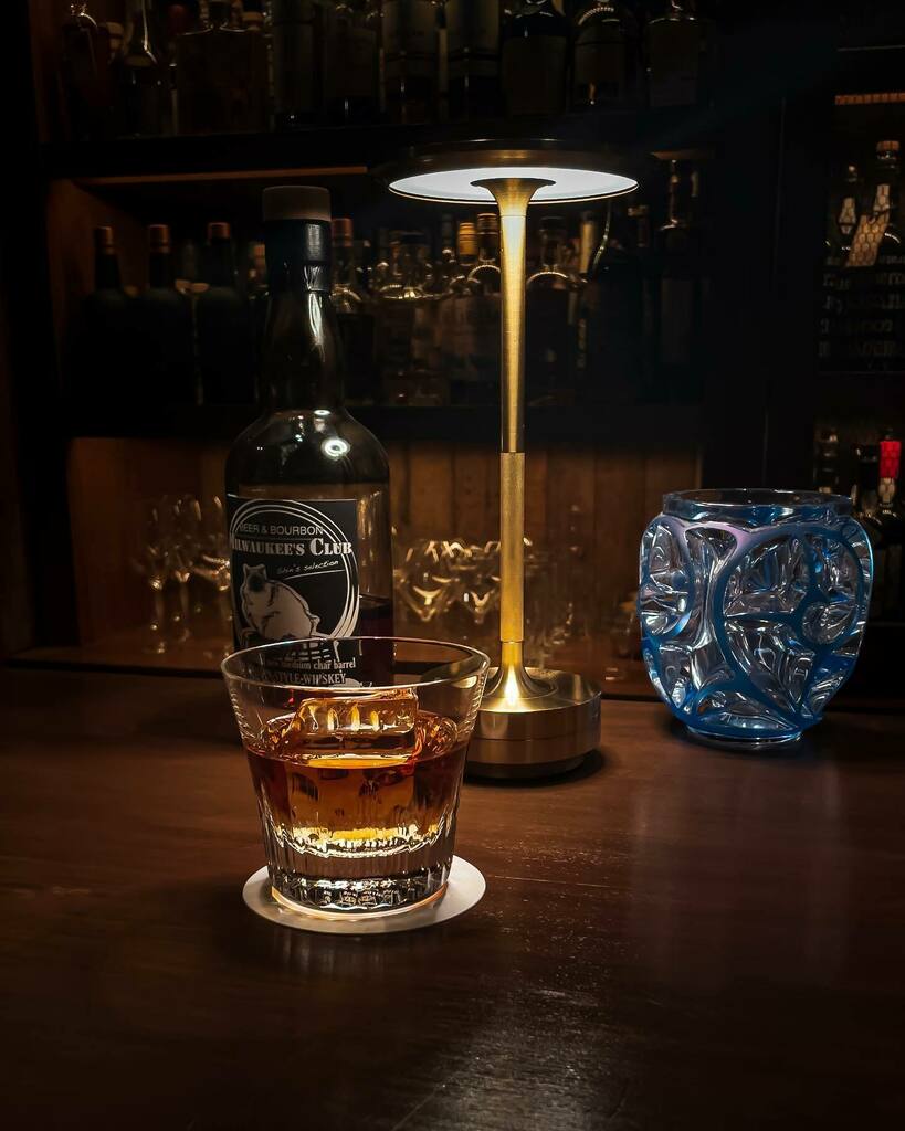 SudareCocktail's tweet photo. 🍸
📍Bar Lien / Tokyo, Japan.

◼︎Old Fashioned

特別に後ろのボトルを使用いただき贅沢な一杯に

美味しすぎて溜め息しかでない…

#BarLien 

------------------------
Camera / iPhone 12 Pro https://t.co/96J6ZnJQzz