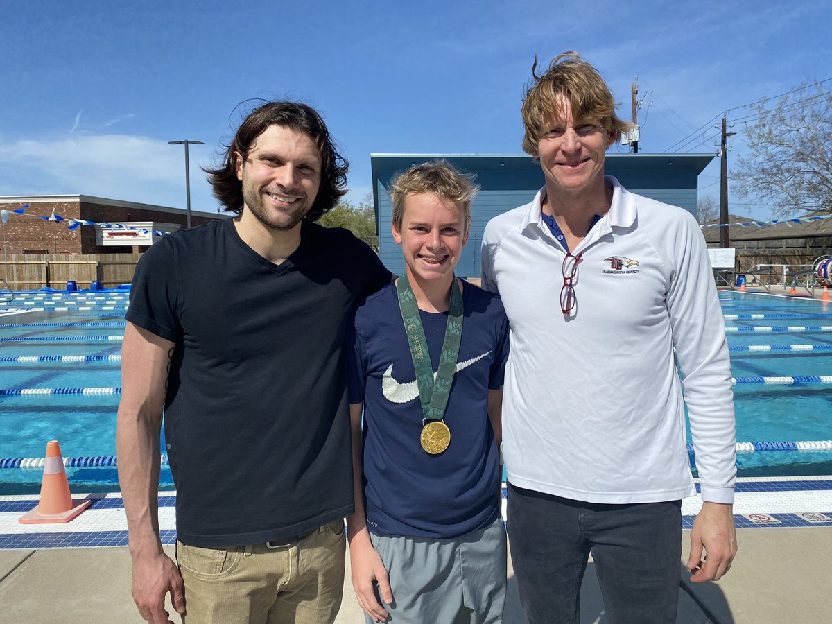 Nic_in_Tx's tweet photo. Swimming with Olympic swimmers this morning in H-Town! How cool is that? He was so excited 😎 That medal is heavy FYI!!! Bump 2 will be here later too. #codymiller #joshdavis 🏊♂️ 🥇 https://t.co/xM1Hd8YcVr