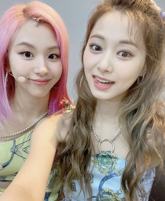 cafe4ggs's tweet photo. order: strawberry ice cream
for: @ezaki2x

from: sana, chaeyoung and tzuyu
message 💌: strawberry ice cream will always remain superior https://t.co/tpCIBw8r9u