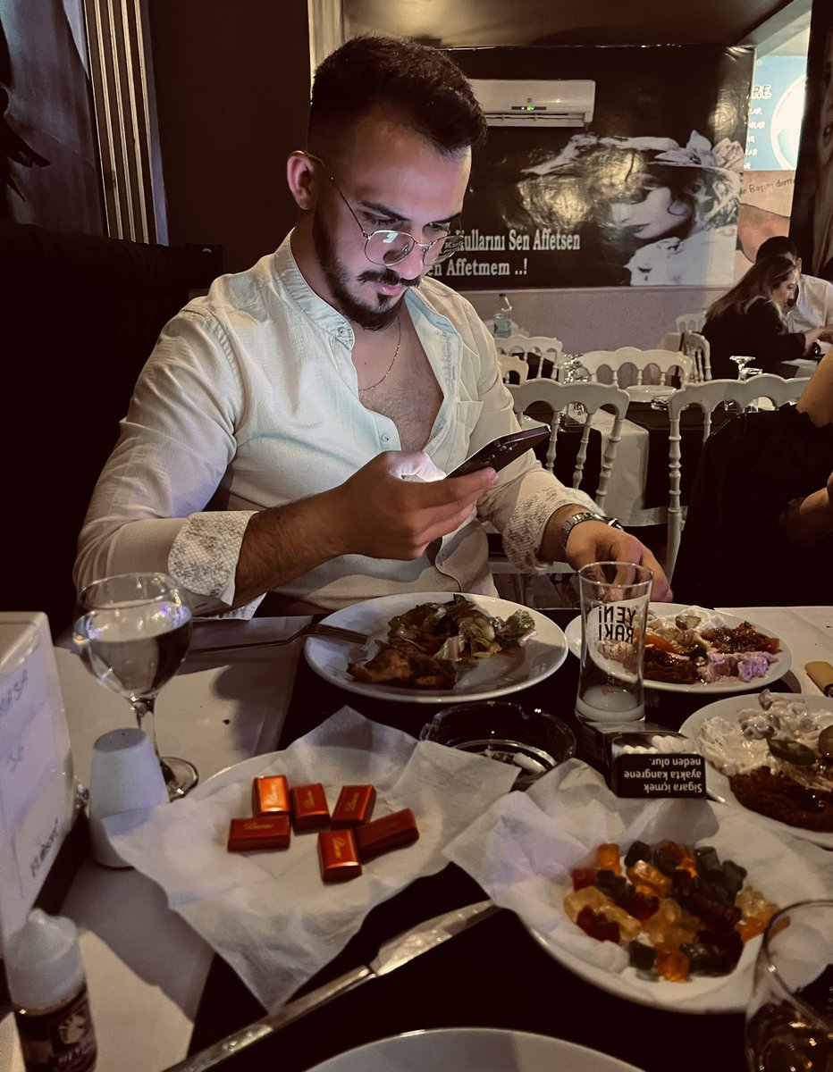 Bakikypk's tweet photo. Geç kalınmış gibi değilde artık gerek kalmamış gibi… https://t.co/gThQDYYt65