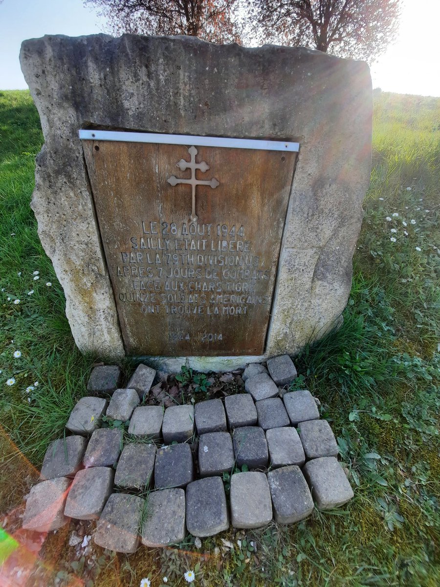 ch_hasenfratz's tweet photo. #Sailly commune du #vexin près de #FontenaySaintPere et la #BatailleDuVexin #memorial #guerreshistoire @OTI_GPSEO @Ytourisme #CheminDuSouvenir #PNRVexin https://t.co/XDHWBSLLKY