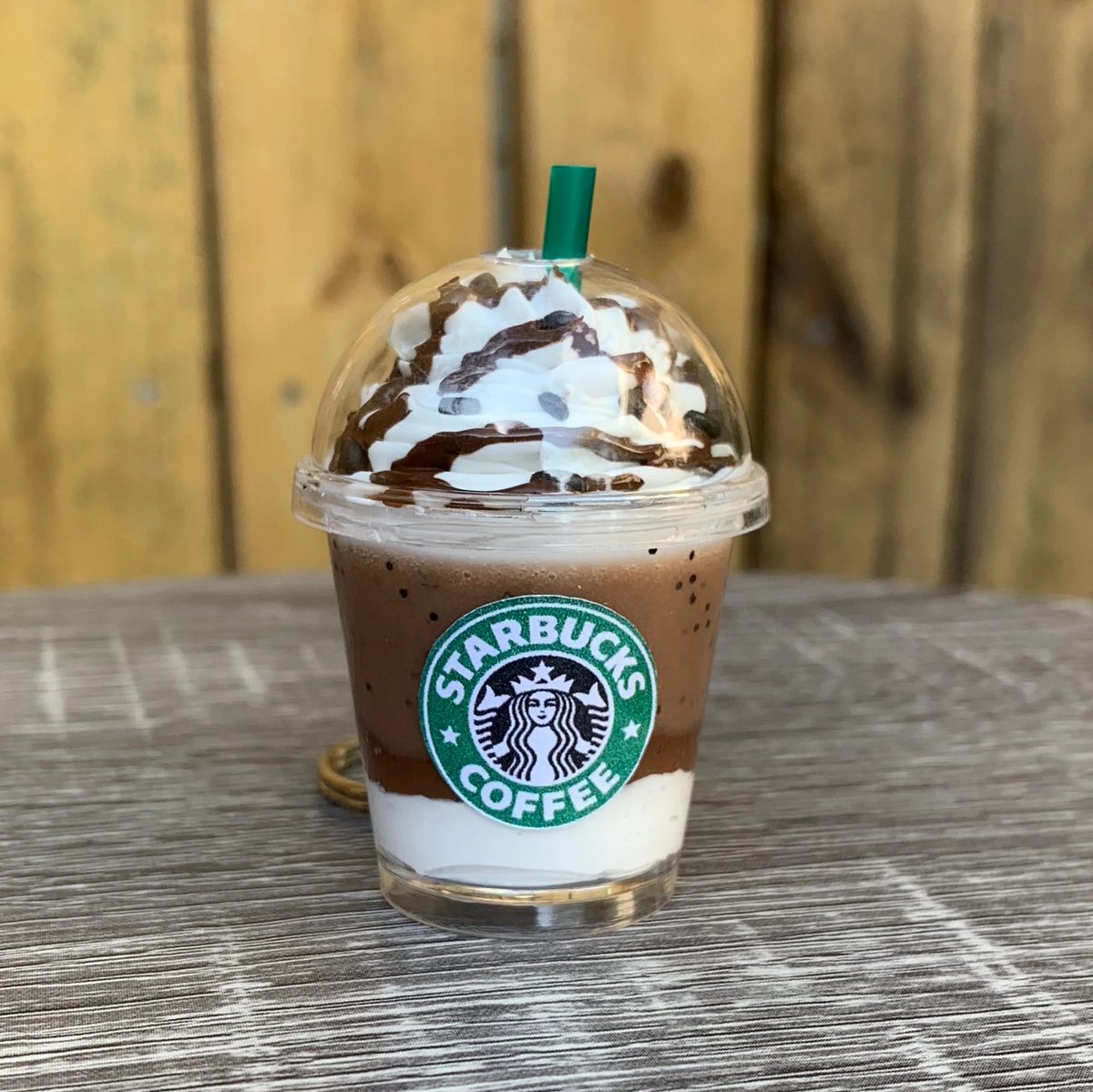 cafe4ggs's tweet photo. order: cookie crumble mocha frappuccino from starbucks
for: @imsorryparag

from: fatou
message 💌: love u bubbles https://t.co/fud9l3OjZ7