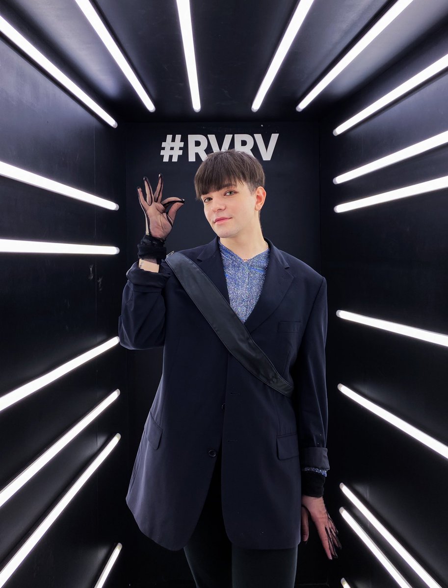 mialwoo's tweet photo. Какое жвотне вы кусаити? Я палец https://t.co/qis6uwlZQb