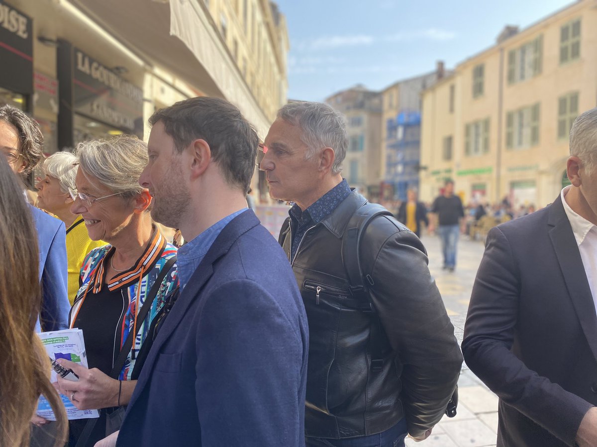 jeunesmacron34's tweet photo. 🗣Hier, les #JAM34 étaient réunis avec les @jeunesmacron30 à Nîmes pour un meeting avec @Elisabeth_Borne et @CBeaune.
📃Au programme:
➡️Tractage
➡️Presentation du bilan d'@EmmanuelMacron
➡️ Questions-réponses avec + de 150 militants
@avecvous https://t.co/9PuuNE6zJG