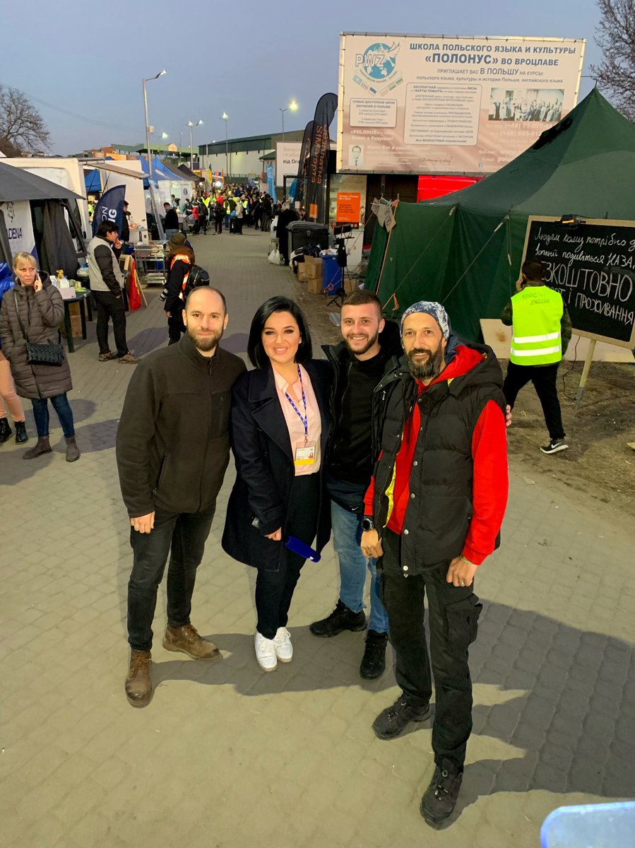 IkaFerrerGotic's tweet photo. Two news teams, same friendships: familiar faces at the #Ukrainian border with @trtworld's @AkselZaimovic whom I'm proud to call a brother and a friend. It's weird how life throws you across the globe, but you somehow find your way back. | #Ukraine #Poland #RefugeesWelcome https://t.co/0Sod1cA0xr