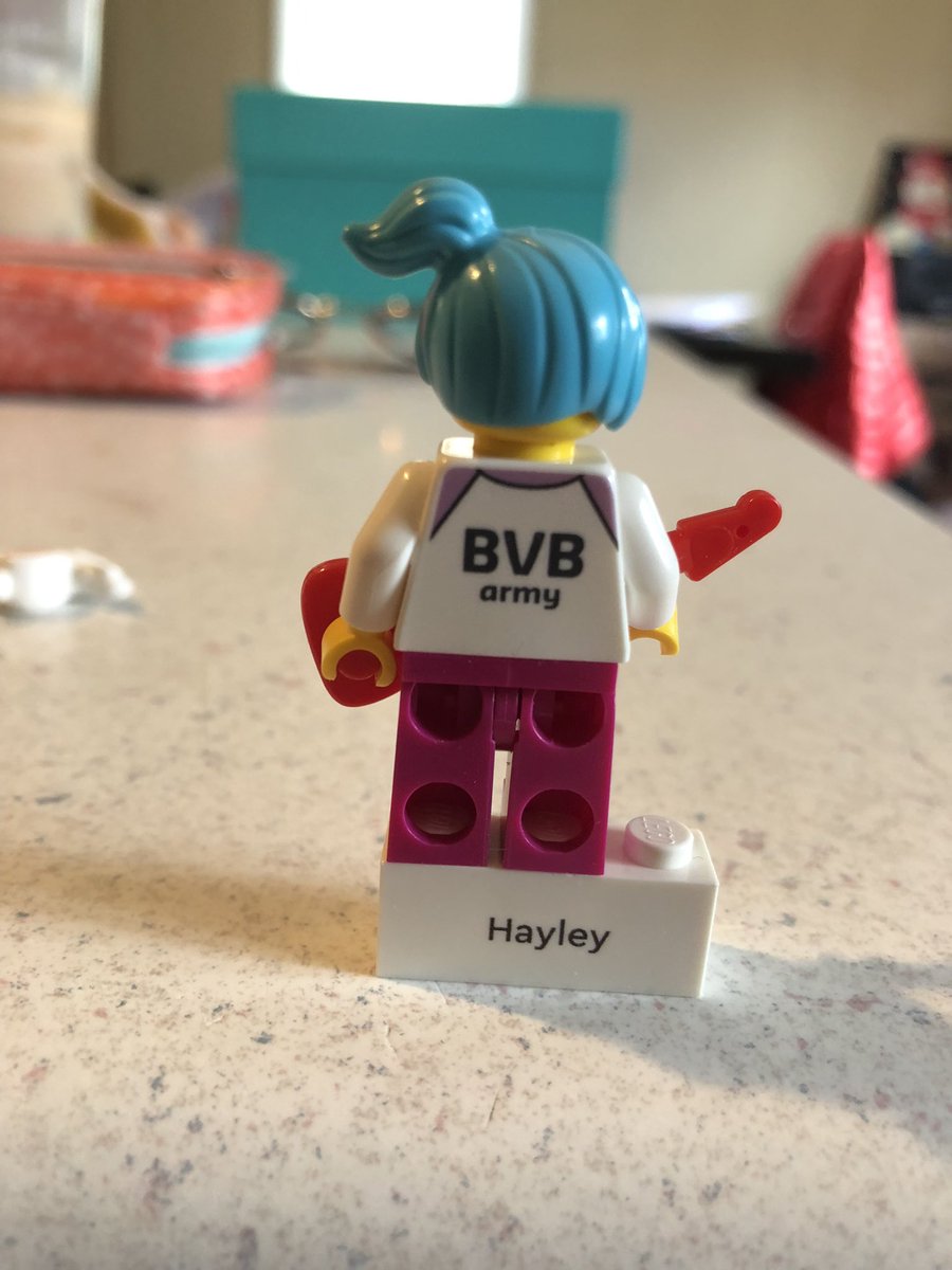 HayleyRocksU tweet media