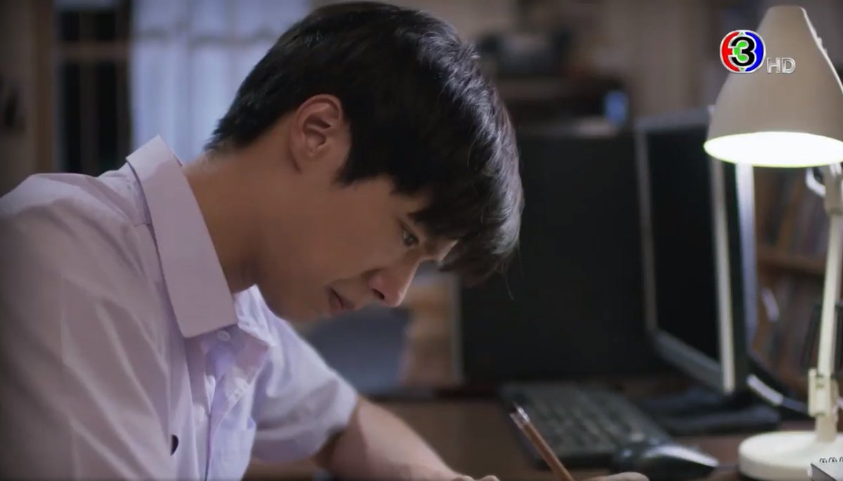 b4_scmk's tweet photo. คือแบบละครครอบครัวจริงๆ อบอุ่นมากกกก ไม่รู้สึกว่าเป็นซีรี่ย์วายเลยอะ นักแสดงเล่นโครตดี ภาพสวย คุณภาพมากก เนื้อเรื่องแฟนตาซีแต่อบอวนไปด้วยความอบอุ่น อยากให้ทุกคนลองเปิดใจดูมากๆครับเรื่องนี้ ไม่ได้อยากจะอวยแต่มันดีจริงๆดีทุกอย่างเลย  อินทำฉันตกมากกก เลิฟติดไม่ไหว
#คุณหมีEp1 https://t.co/1VJuFsV3Ph