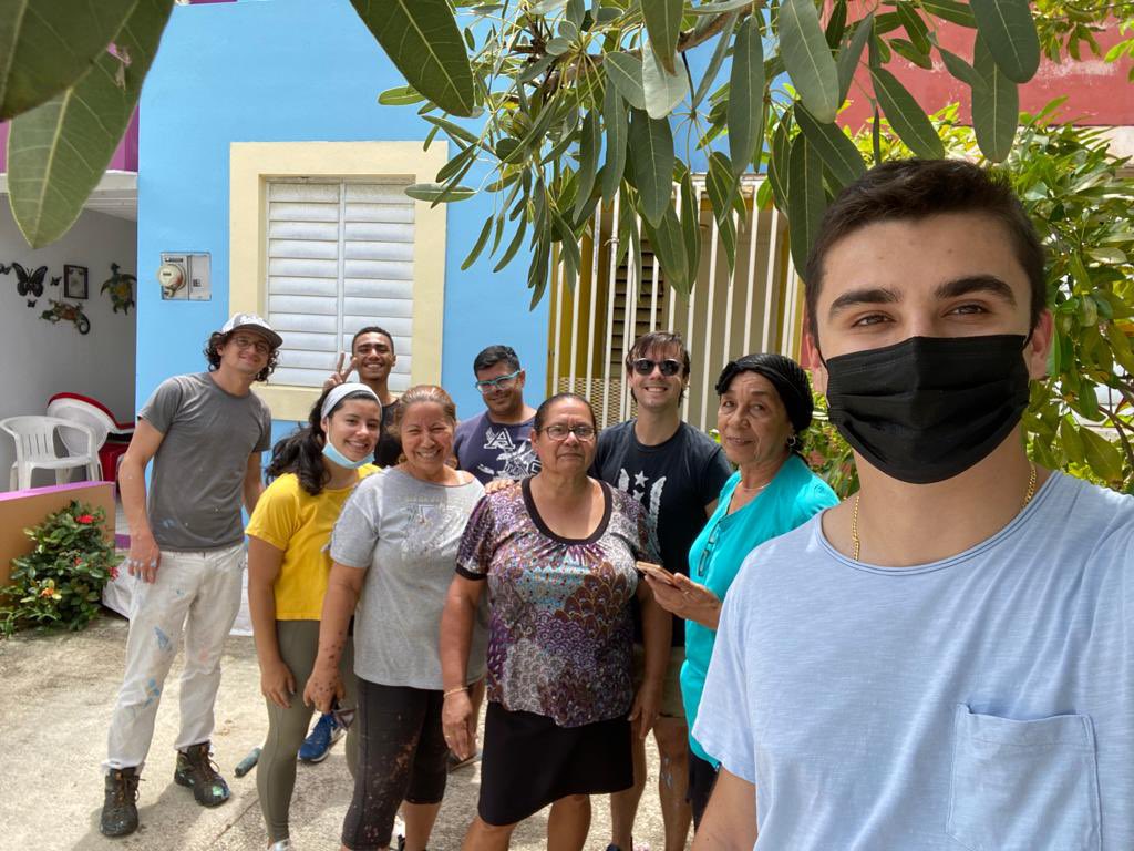 lapaulitica's tweet photo. Hace 6 meses la asoc. comunitaria de Villa Pelícano pidió el apoyo del Comité PIP del P1 con algunas necesidades en la comunidad. 6 meses después seguimos ahí, actuando desde la solidaridad, el apoyo mutuo, y el compromiso social q nos define y nos motiva a crear una #patrianueva https://t.co/Zy8NbTBYgQ