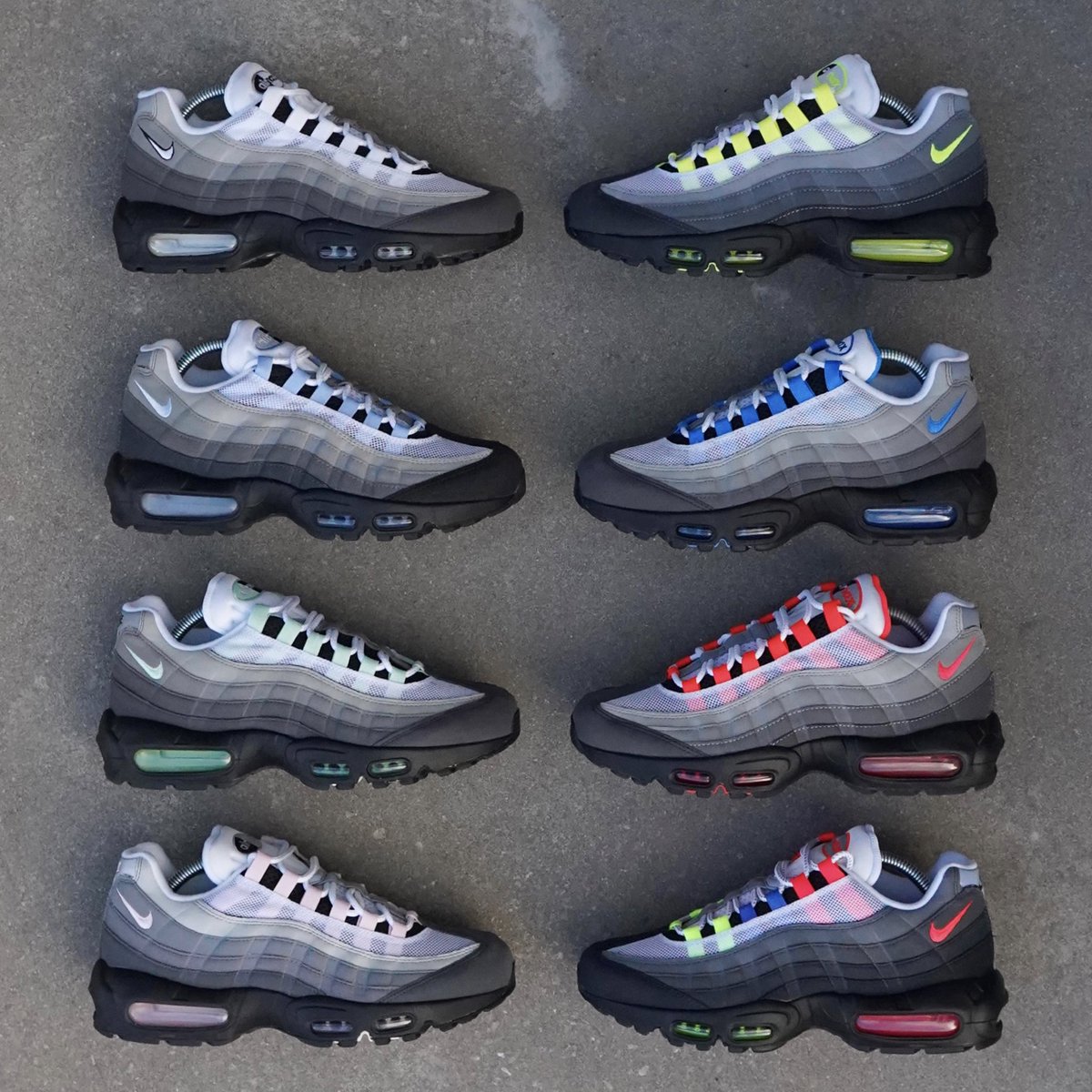 Win ANY pair of Nike Air Max 95 OGs! 🚨 1. Retweet this tweet 2. Follow @bennetts_ 🔑 Winner Announced 10th April 9PM - Good Luck! 🏆