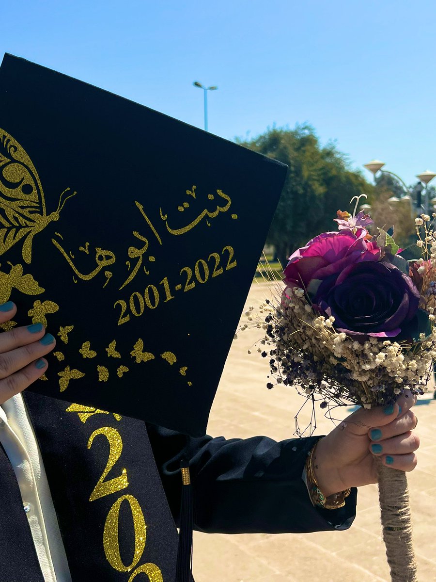 1sally_'s tweet photo. 2022-3-27💙
هذا اليوم مميز صورت تخرجي 
الحمدلله من وصلت لهل مرحلة 
و الحمدلله انكتبت النا هيج فرحة
🎓🎓🎓🥺🥺 https://t.co/jFxvvUJykq
