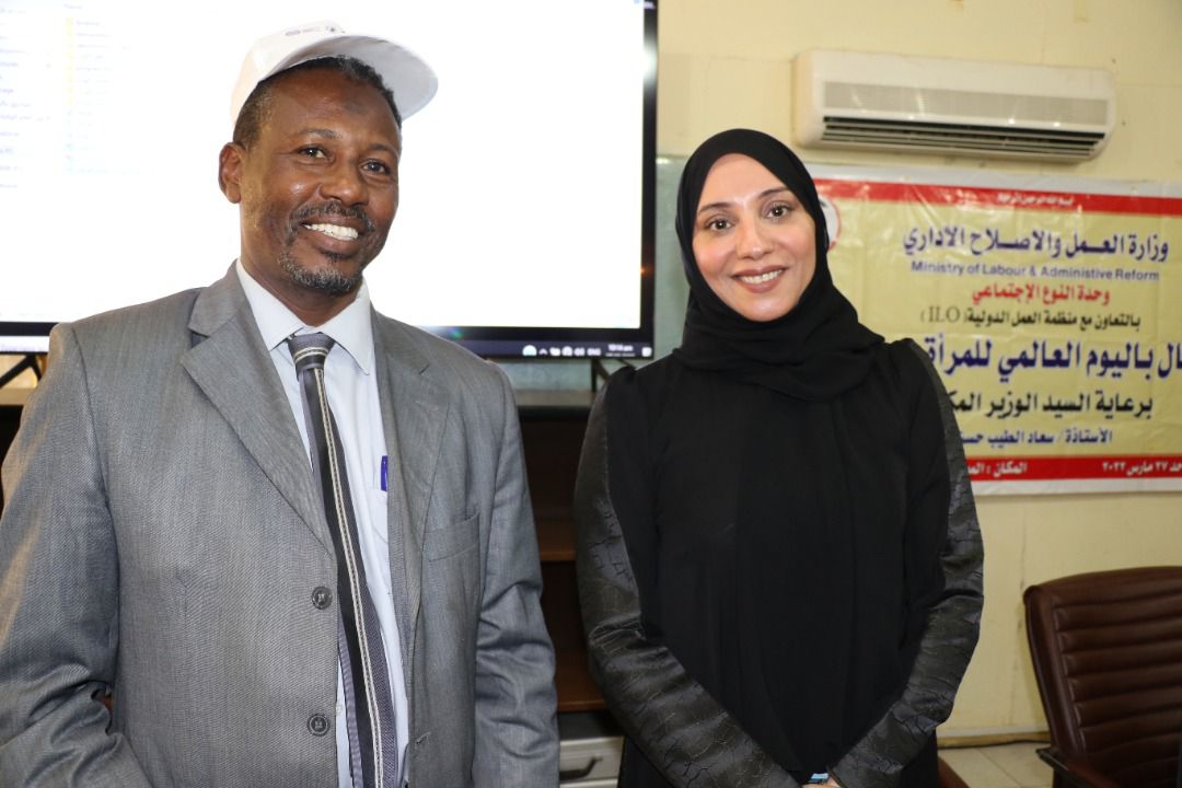 UAE_Khartoum's tweet photo. إلتقت الدكتورة بدرية عبدالله الشحي القائم بأعمال البعثة بالإنابة سعادة د. عبد القادر عبد الله أبوه الأمين العام للمجلس القومي لرعاية الطفولة في السودان ، وقدم الامين العام للمجلس شرحا تفصيلياً  خلال اللقاء للخطط والبرامج التي ينفذها  في السودان لصالح الأطفال. https://t.co/dLblrVKIXl