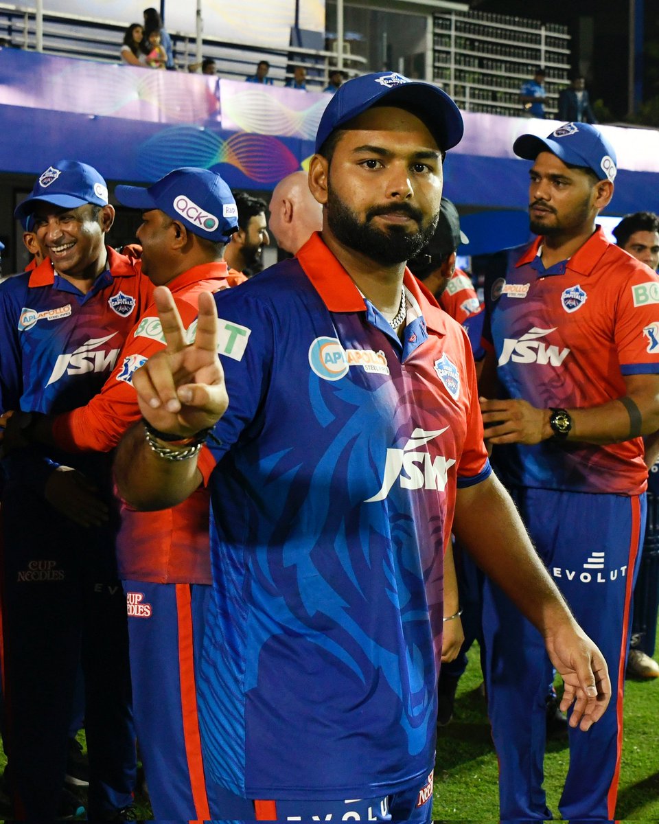 DelhiCapitals's tweet photo. ✌🏼 points to kick-off #IPL2022 🤩

Goodnight, fans 💙

#YehHaiNayiDilli | #DCvMI
#TATAIPL | #IPL | #DelhiCapitals https://t.co/1FQjQQjmwo