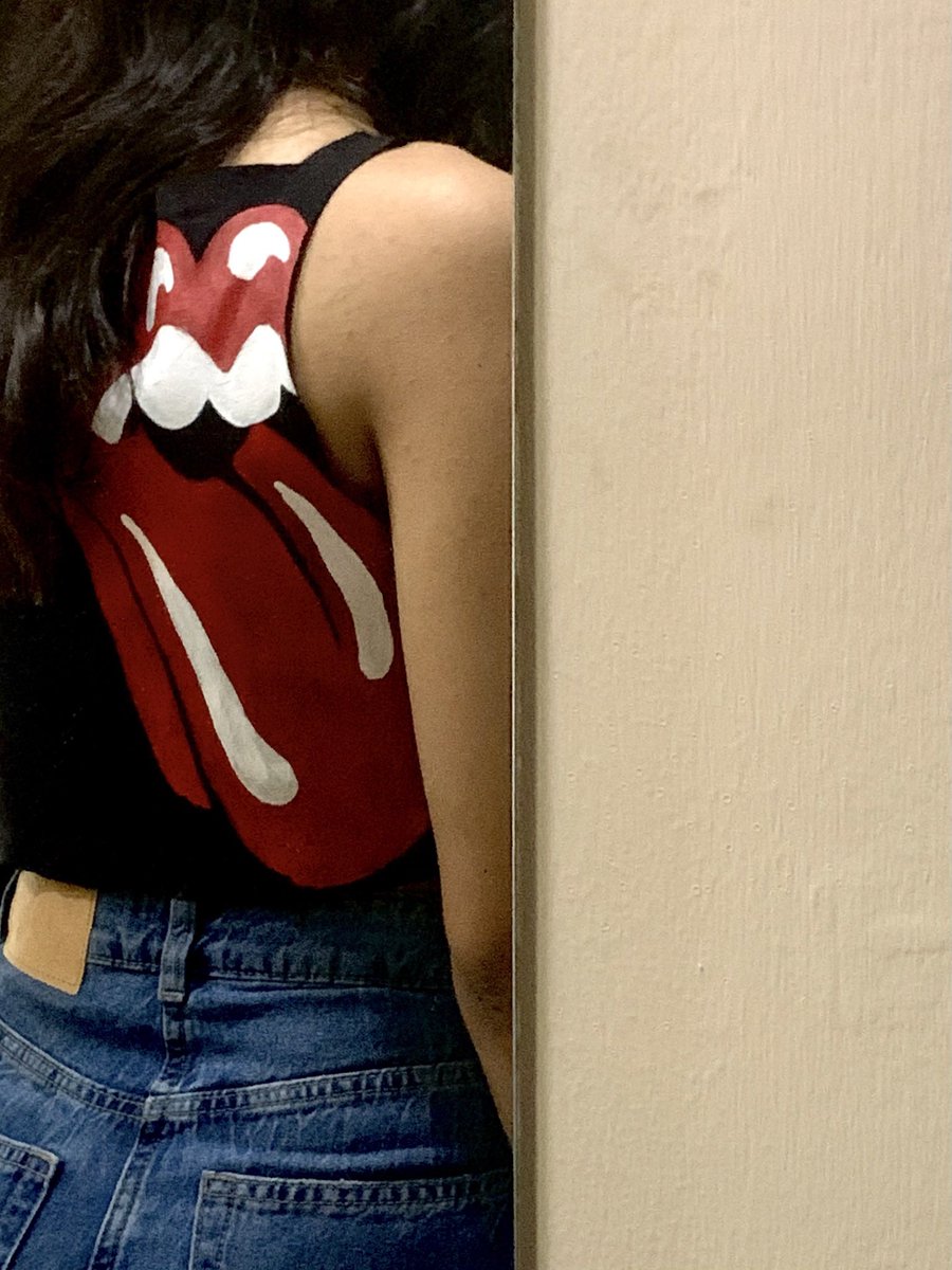 amxnbanwait's tweet photo. Your T-shirt’s printed mine’s painted we’re not the same
#therollingstones @RollingStones #art #customtshirt https://t.co/w4rnU8O291