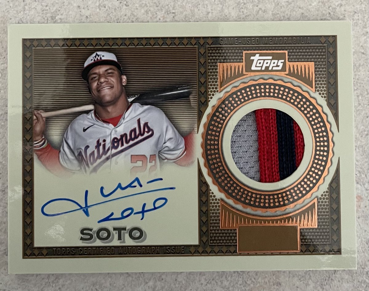 thekeepcards's tweet photo. Bought one jumbo pack of 2021 Update from my LCS. I’d say I did pretty good. @CardPurchaser @TheStadiumMuth https://t.co/eIrdEghtkQ