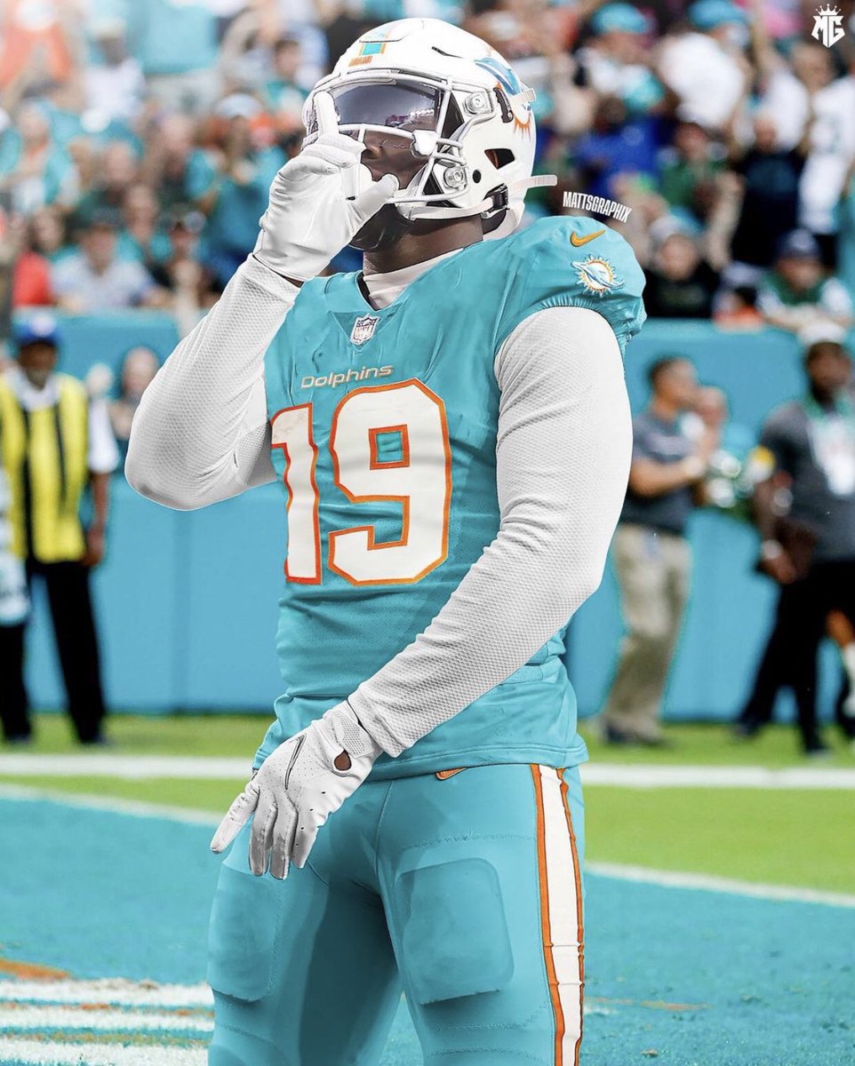 Dolphin_Nation's tweet photo. Deebo Samuel looks good in a Dolphins uni 👀🐬 https://t.co/EPure438G5