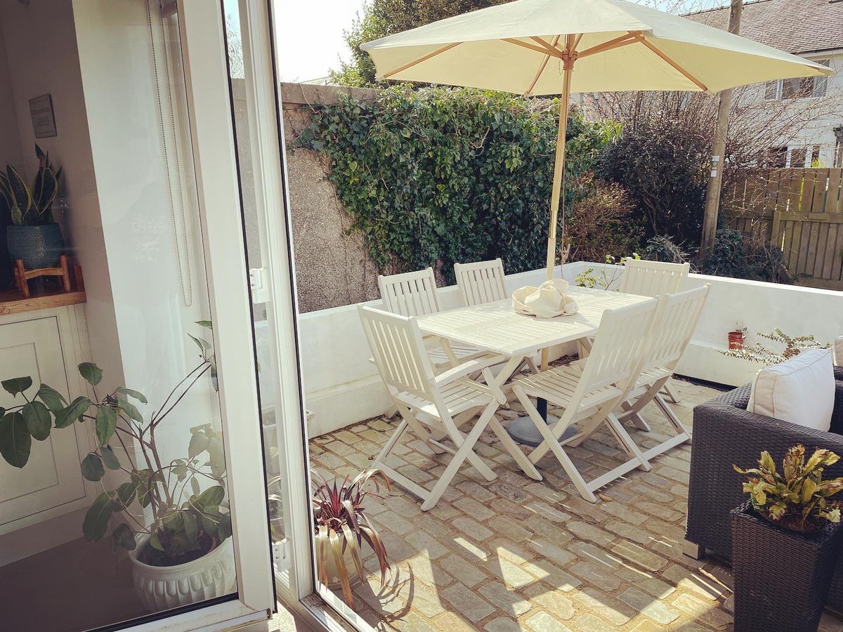 MissBlodynTatws's tweet photo. Sunny Sunday garden planning and Sunny Rhuthun! Gogledd Cymru yn yr haul! #NorthWales #summer #promisingstart #newchapter https://t.co/qwF1SX6ccF