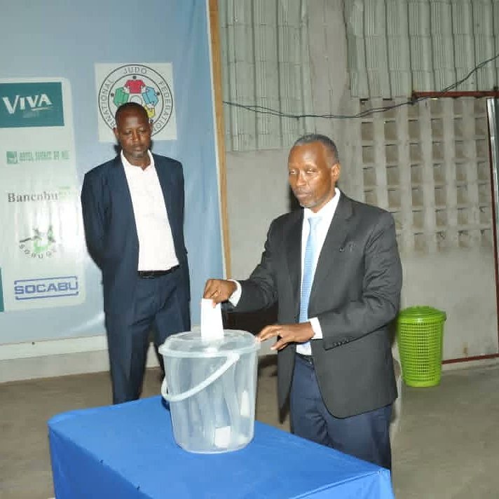 NationalComite's tweet photo. La Fédération Burundaise de Judo a organisé son assemblée générale extra élective. Voici les élus: 
- Président : Valéry Manirakiza
- Vice président : Hassan Hagabimana
- Secrétaire Général : Phocas Mpezindagano
- Trésorière : Liana Inankima
- Judo féminin : Mireille Harerimana.. https://t.co/WtN2O16jOJ
