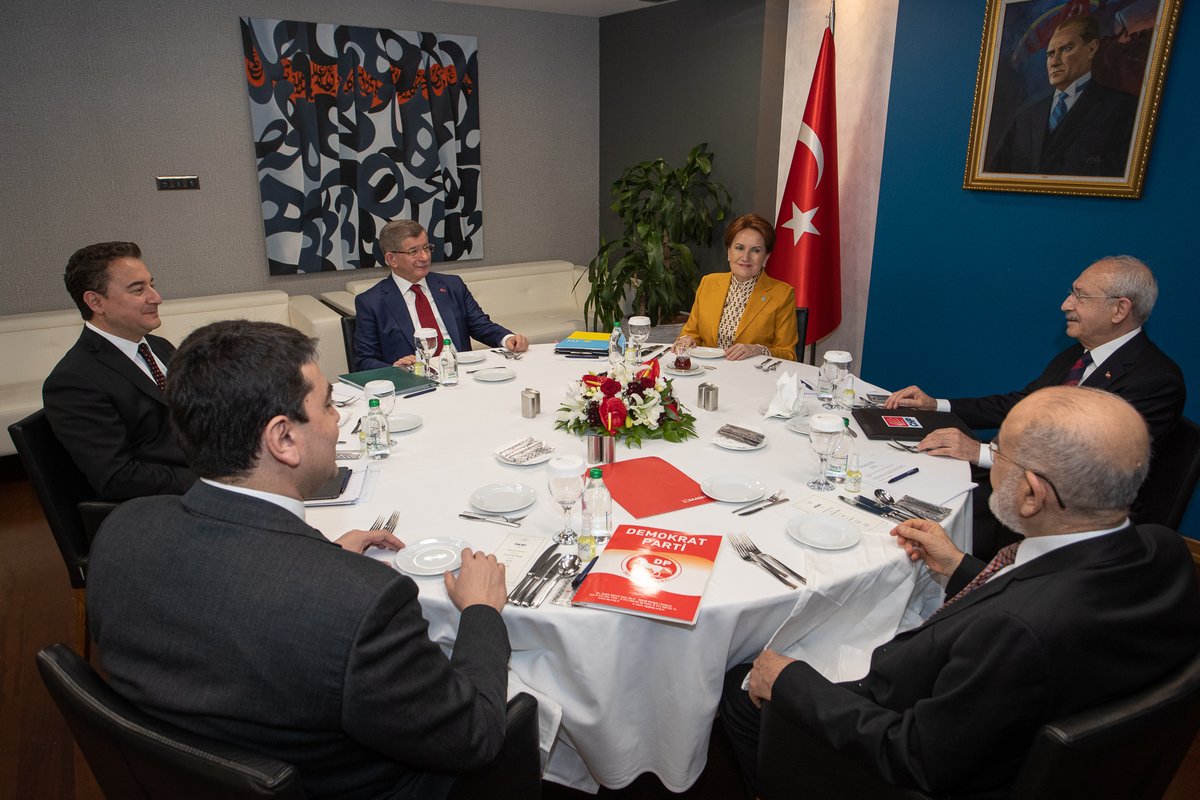 alibabacan's tweet photo. Genel merkezimiz bu akşam demokrasi tarihine geçecek bir buluşmaya ev sahipliği yaptı.

Güçlendirilmiş Parlamenter Sistem’e geçiş üzerinde uzlaştığımız değerli genel başkanlarla oldukça verimli bir toplantı gerçekleştirdik.
 
Sayın genel başkanlara teşekkür ediyorum. https://t.co/UWZZdaUsPq
