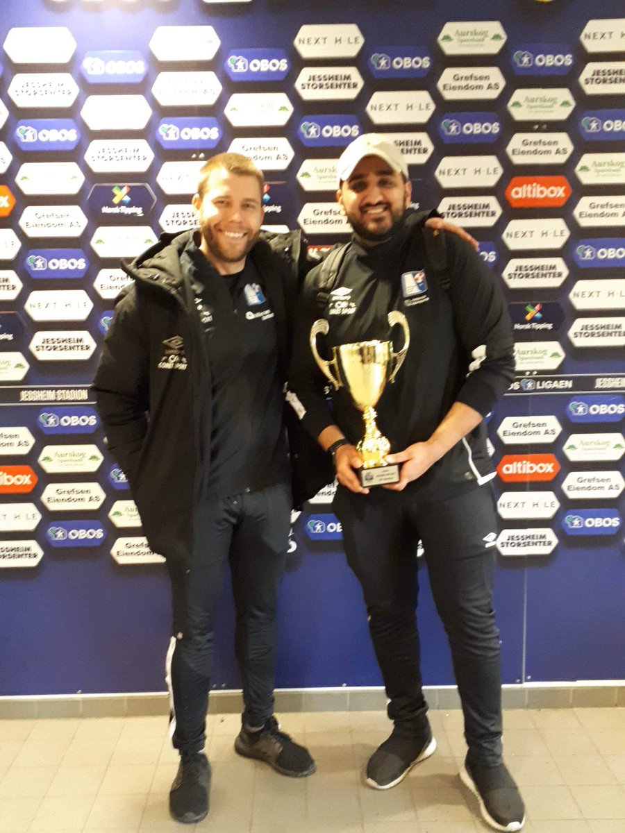 adrianboberg's tweet photo. For 4 måneder siden fikk Rælingen en meget flott og talentfull trener som inspirert både meg og alle i G19 til å ta nye steg. En pokal er i boks og vi jobber mot nye, flotte øyeblikk med en spillergruppe som er direkte herlig.
Hovedtrener Muneeb er ikke så verst han heller https://t.co/y51SbyGEX3