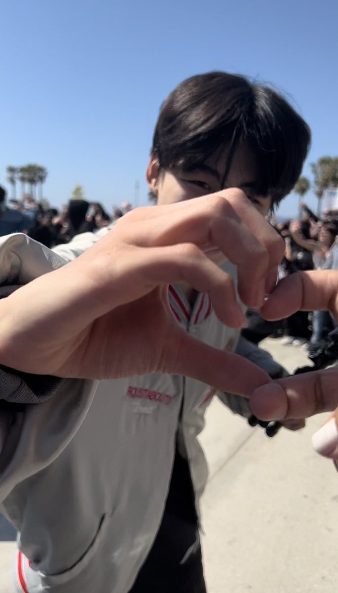 __mad3lin's tweet photo. JIHOOOOOOOON 😭😭😭😭😭😭😭 https://t.co/fmKLuMIzVJ