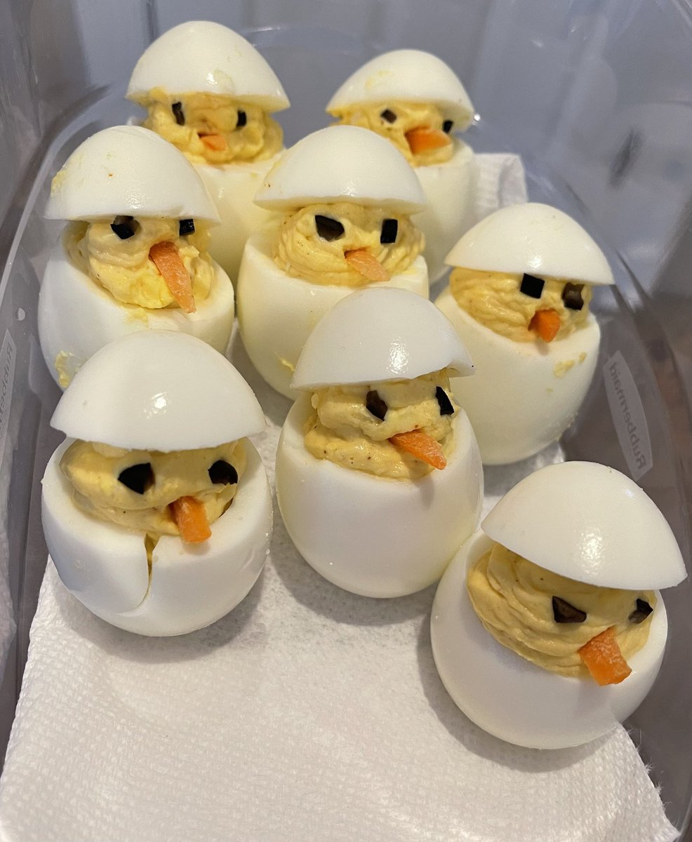 MALONGXSX's tweet photo. Had some fun with my deviled eggs recipe. It took some time, but they turned out so cute. #the_agile_chief #momcooking #deviledeggs https://t.co/YbeoNCDU1m