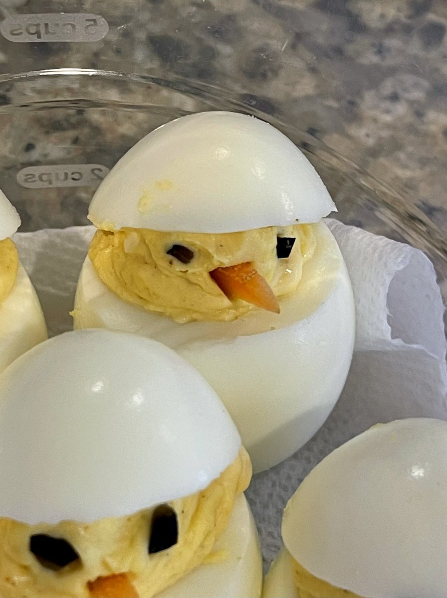 MALONGXSX's tweet photo. Had some fun with my deviled eggs recipe. It took some time, but they turned out so cute. #the_agile_chief #momcooking #deviledeggs https://t.co/YbeoNCDU1m