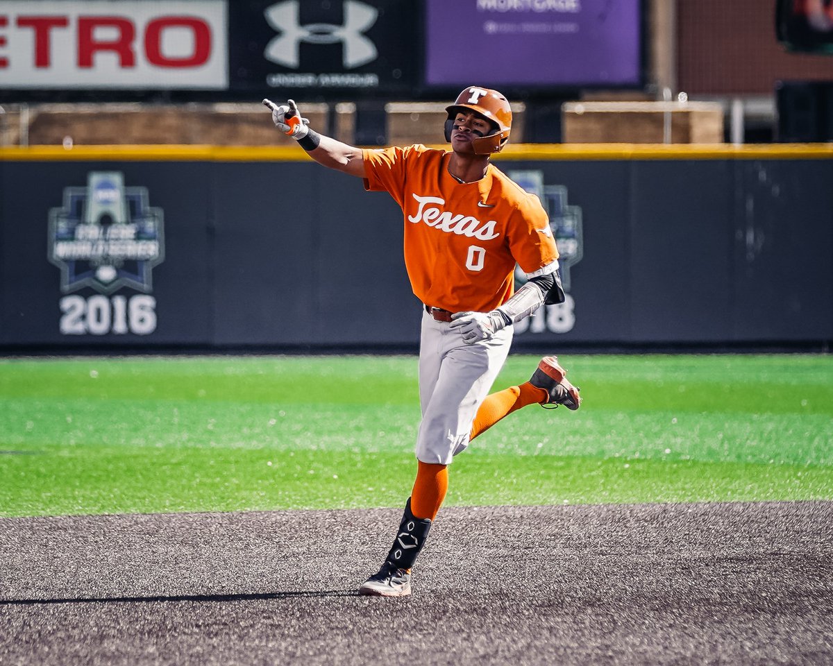 Horns up always, y’all. 🤘