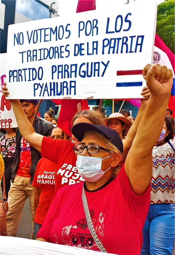 PPyahura's tweet photo. 📢💪 Presencia del #PartidoParaguayPyahura en la #XXVIIIMarchaCampesina, Indígena y Popular, en el marco de la #LuchaProlongada #ContraTodasLasInjusticias https://t.co/umi5Stn6C1