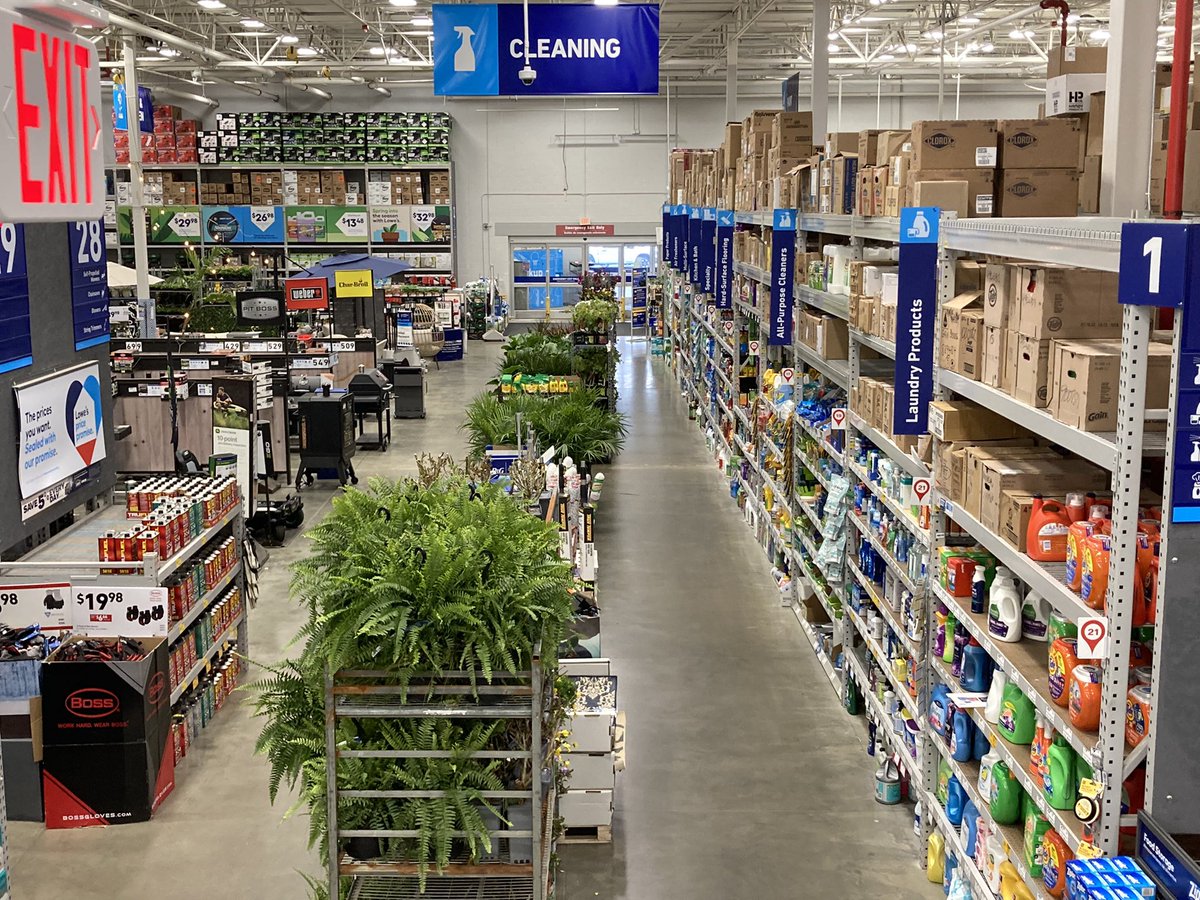Kate11589687's tweet photo. Amazing teamwork with Lowe’s Abingdon👏👏👏, cannot wait for warm days ☺️it’s going to be a fantastic year 🤗 #lowes2589 #plantpartners https://t.co/3hgfa58y0y