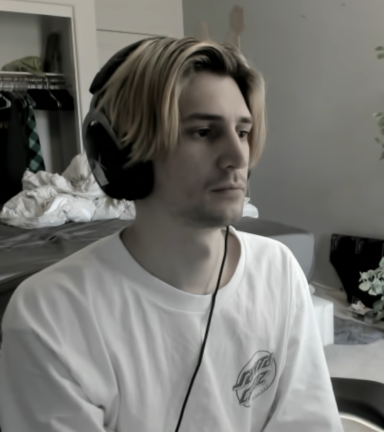 xQc's tweet image. INTERNET DIED INSTANTLY. DON'T REALLY KNOW WHAT HAPPENED. ISP MAYBE? FIRST TIME SINCE I'VE MOVED HERE. I'LL BE THERE TOMORROW PRETTY EARLY SO EXCEPT A LIVE NOTIF IN THE MORNING. THANKS FOR HANGING OUT TODAY❤️