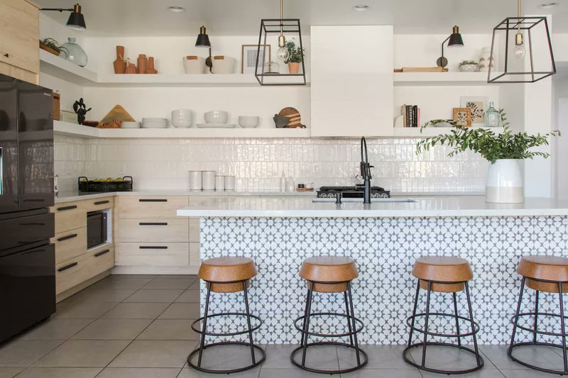KaseLongRealtor's tweet photo. If you like the look of tile backsplash, your kitchen island can show off some wallpaper. #interiorinspiration #design  https://t.co/25bnngd4BJ https://t.co/Be4exhkPkC