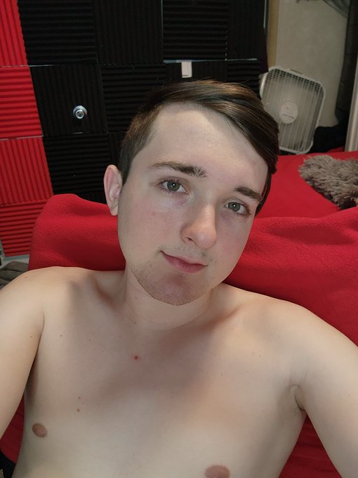 I'm now live on chaturbate https://t.co/5UyUy4eSJ7<a href="/tag/gay"class="tags"><span>#gay</span></a><a href="/tag/onlyfans"class="tags"><span>#onlyfans</span></a>