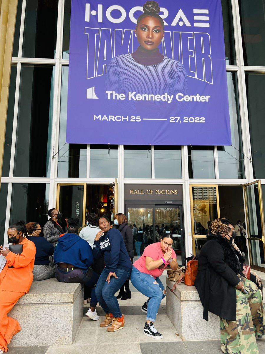 NellyHasPockets's tweet photo. #HOORAETakesKC was such a vibe tonight. My fourth time seeing @ThisIsTheRead in person, and great company with my soror @Natalie_Claire5! https://t.co/wZPy08D5JM
